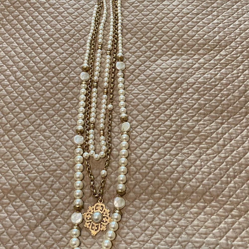 NEW! Chico’s necklace